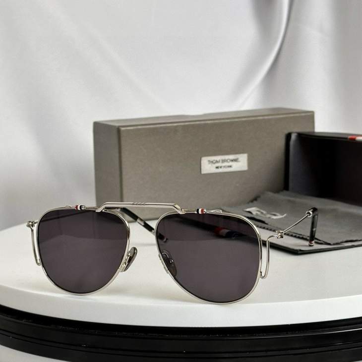 Picture of Thom Browne Sunglasses _SKUfw67616110fw